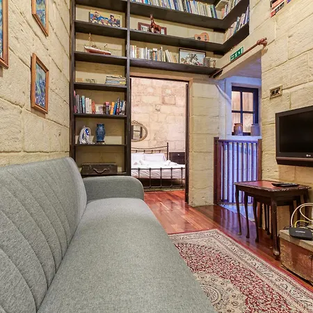 Charming With Stunning Views In By 360 Estates *