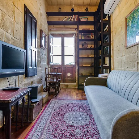 Charming With Stunning Views In By 360 Estates *