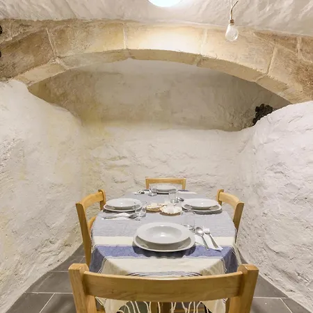 Charming With Stunning Views In By 360 Estates Apartment