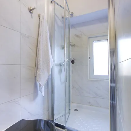 Charming With Stunning Views In By 360 Estates Apartment *