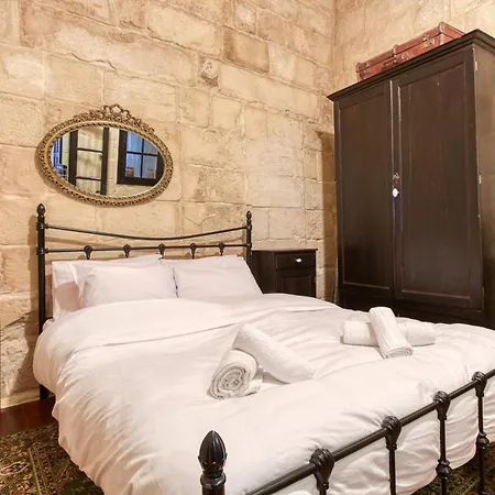 Charming With Stunning Views In By 360 Estates Apartment