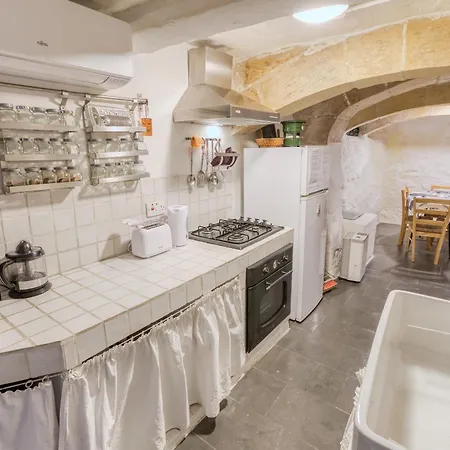 Charming With Stunning Views In By 360 Estates アパート