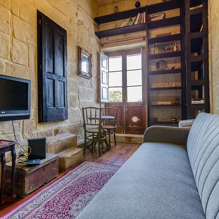 Charming With Stunning Views In By 360 Estates アパート ビルグ