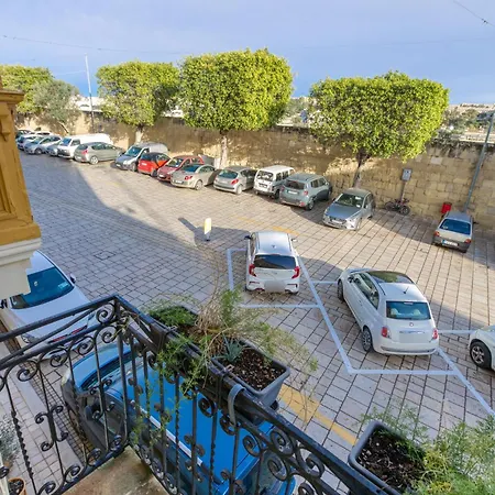 아파트 Charming With Stunning Views In By 360 Estates *