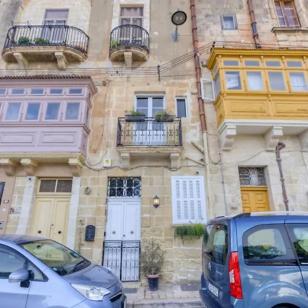 아파트 Charming With Stunning Views In By 360 Estates